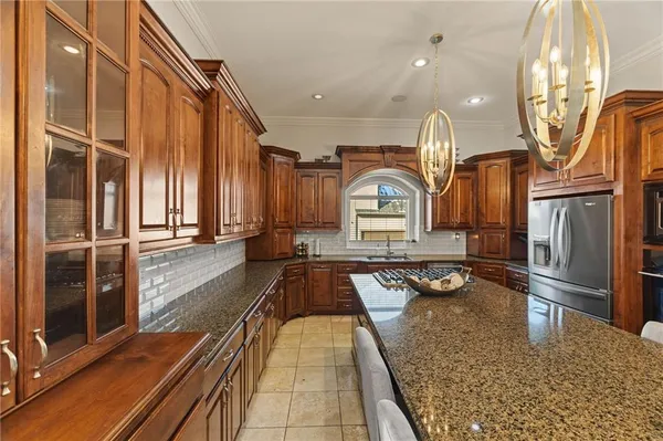 $999,000 | 2421 Northeast Lake Breeze Drive, Lee's Summit, MO 64086