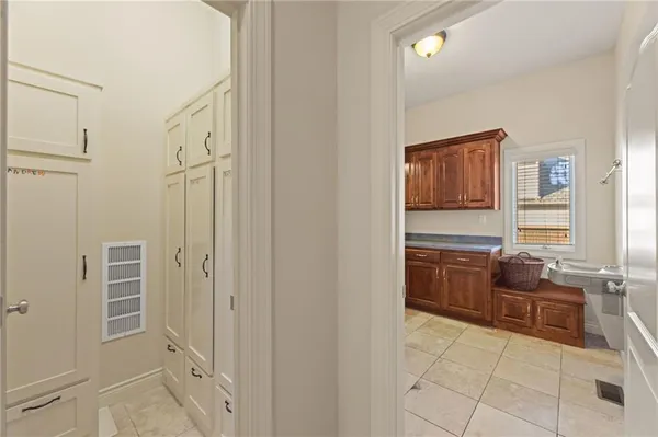 $999,000 | 2421 Northeast Lake Breeze Drive, Lee's Summit, MO 64086