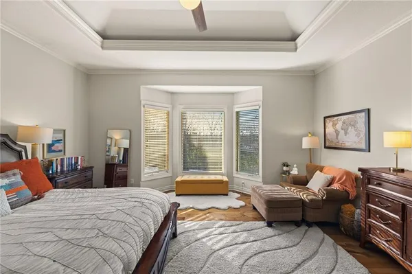 $999,000 | 2421 Northeast Lake Breeze Drive, Lee's Summit, MO 64086