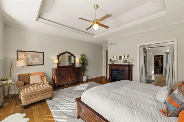 $999,000 | 2421 Northeast Lake Breeze Drive, Lee's Summit, MO 64086