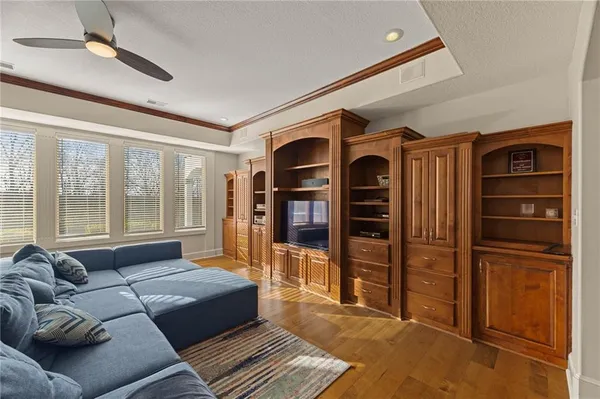 $999,000 | 2421 Northeast Lake Breeze Drive, Lee's Summit, MO 64086