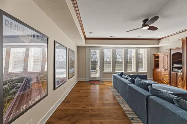 $999,000 | 2421 Northeast Lake Breeze Drive, Lee's Summit, MO 64086