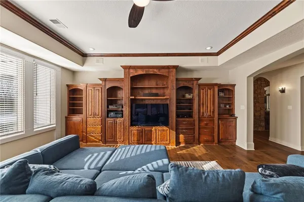 $999,000 | 2421 Northeast Lake Breeze Drive, Lee's Summit, MO 64086