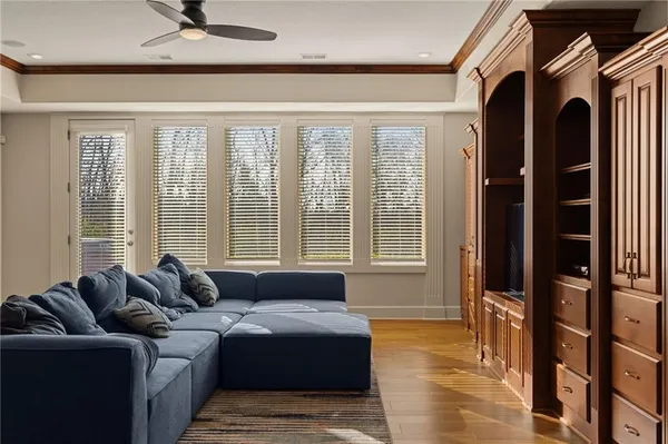 $999,000 | 2421 Northeast Lake Breeze Drive, Lee's Summit, MO 64086