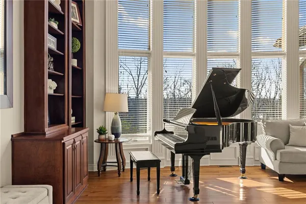 $999,000 | 2421 Northeast Lake Breeze Drive, Lee's Summit, MO 64086