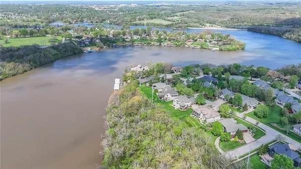 $999,000 | 2421 Northeast Lake Breeze Drive, Lee's Summit, MO 64086