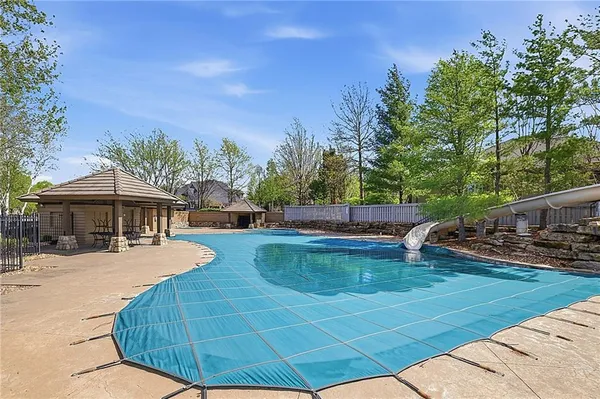 $999,000 | 2421 Northeast Lake Breeze Drive, Lee's Summit, MO 64086