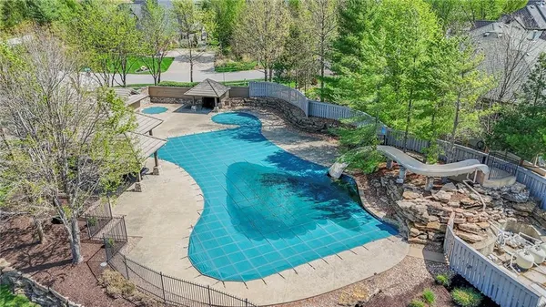 $999,000 | 2421 Northeast Lake Breeze Drive, Lee's Summit, MO 64086