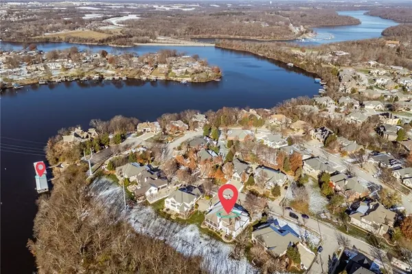 $999,000 | 2421 Northeast Lake Breeze Drive, Lee's Summit, MO 64086