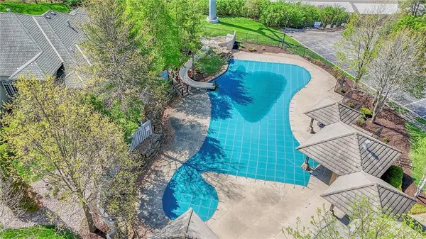 $999,000 | 2421 Northeast Lake Breeze Drive, Lee's Summit, MO 64086