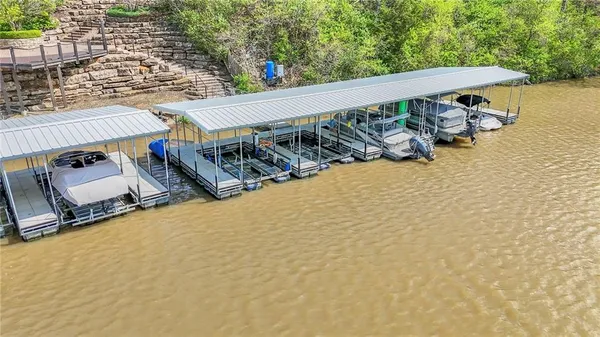 $999,000 | 2421 Northeast Lake Breeze Drive, Lee's Summit, MO 64086