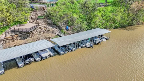 $999,000 | 2421 Northeast Lake Breeze Drive, Lee's Summit, MO 64086