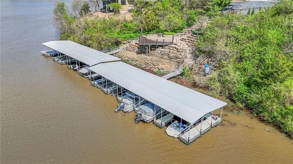 $999,000 | 2421 Northeast Lake Breeze Drive, Lee's Summit, MO 64086