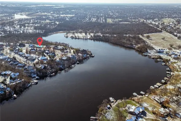 $999,000 | 2421 Northeast Lake Breeze Drive, Lee's Summit, MO 64086