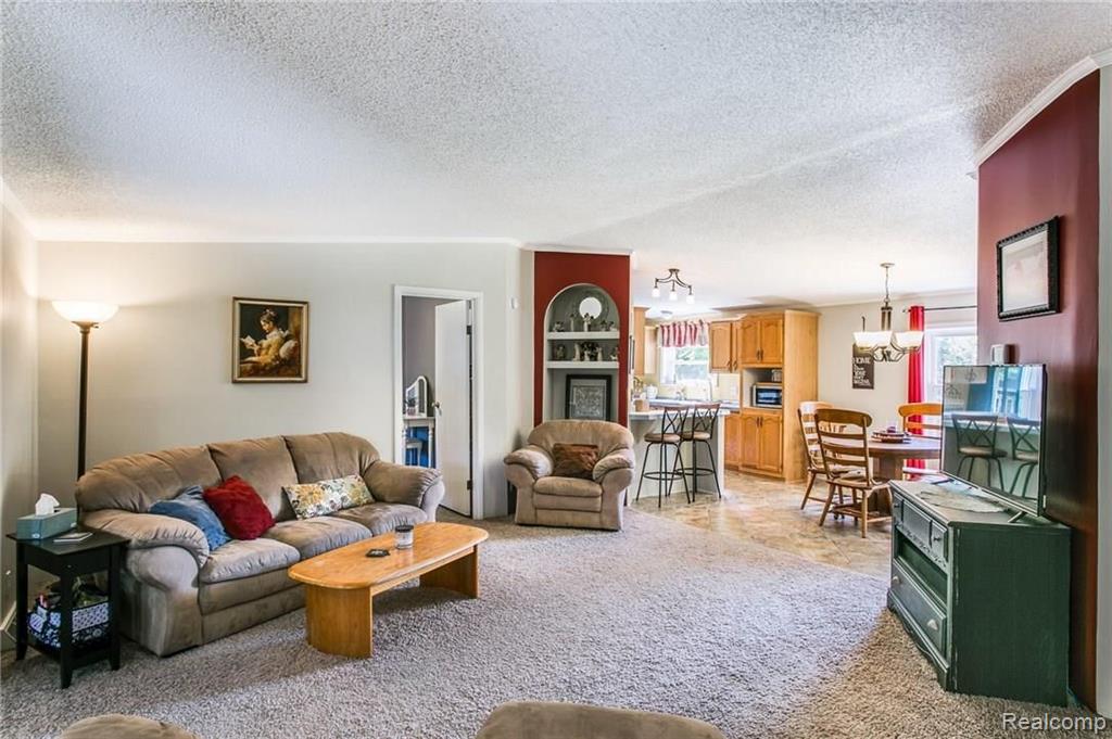 6609 State Road Fort Gratiot, MI 48059 - Photo 8 of 33