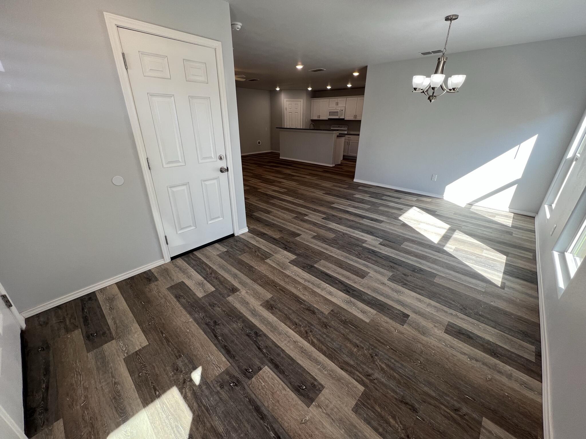 5608 Jarvis Street, Unit A Lubbock, TX 79416 - Photo 3 of 15 F427DF8B-BD05-4290-9C09-E3EF5161090F_1_1