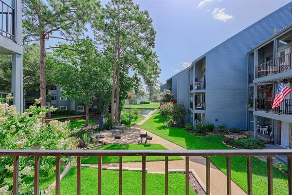 $1,900 | 12500 Melville Drive, Unit 123C, Montgomery, TX 77356