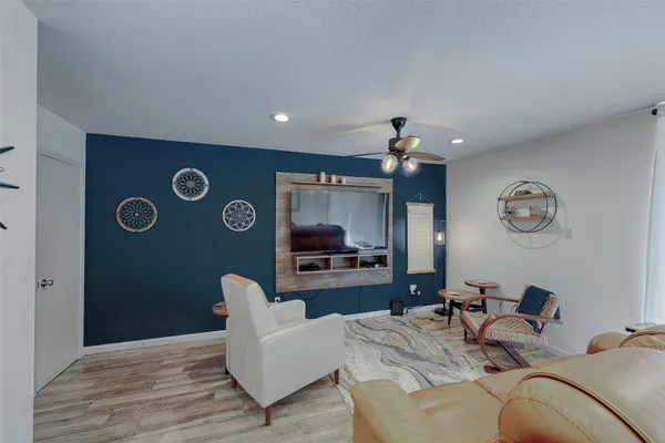 $1,900 | 12500 Melville Drive, Unit 123C, Montgomery, TX 77356