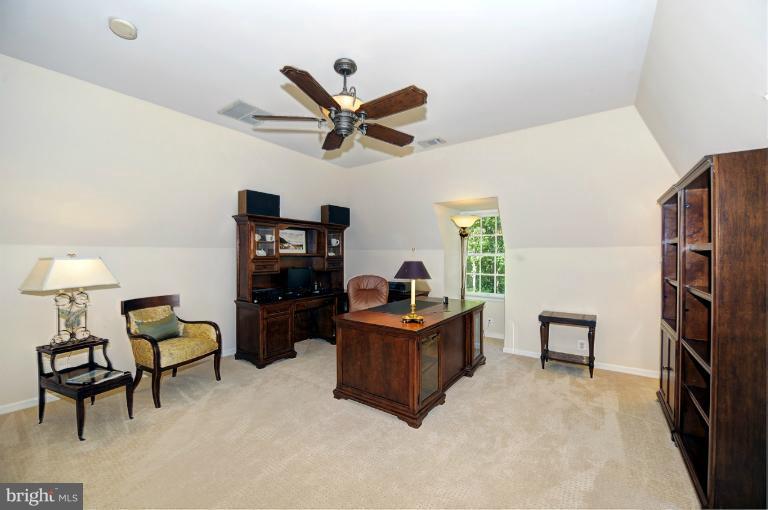 11895 Simpson Road Clarksville, MD 21029 - Photo 7 of 30 Den