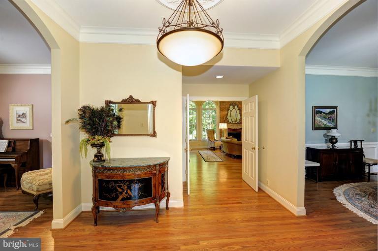11895 Simpson Road Clarksville, MD 21029 - Photo 8 of 30 Foyer