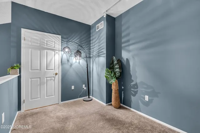 $325,000 | 11 Madison Court, Tinton Falls, NJ 07712