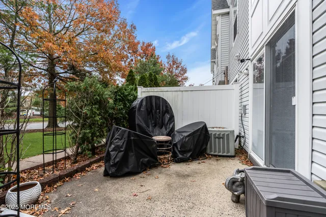 $325,000 | 11 Madison Court, Tinton Falls, NJ 07712