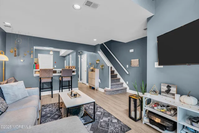 $325,000 | 11 Madison Court, Tinton Falls, NJ 07712