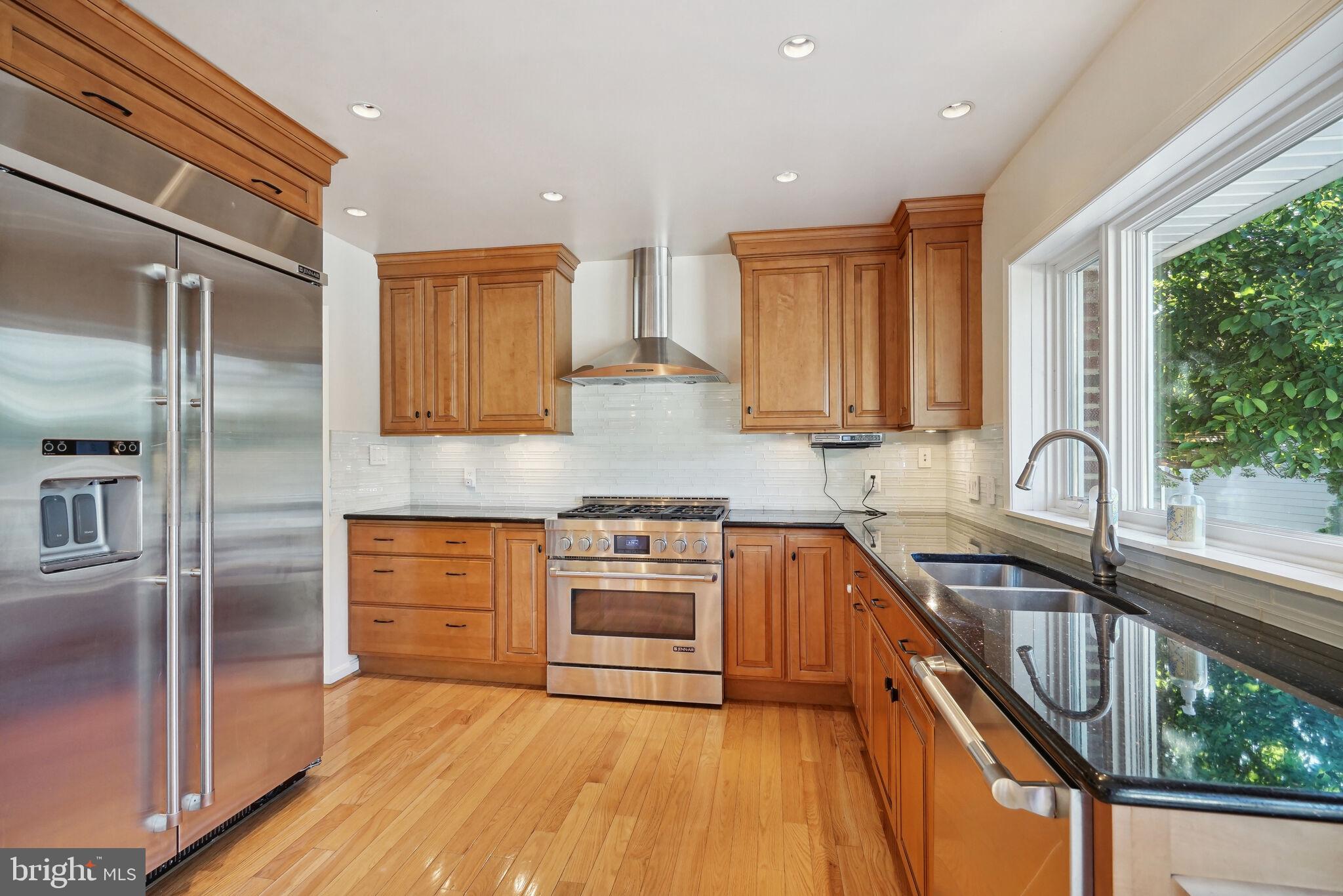 2068 Kirby Road McLean, VA 22101 - Photo 2 of 79 Gallery Image 2