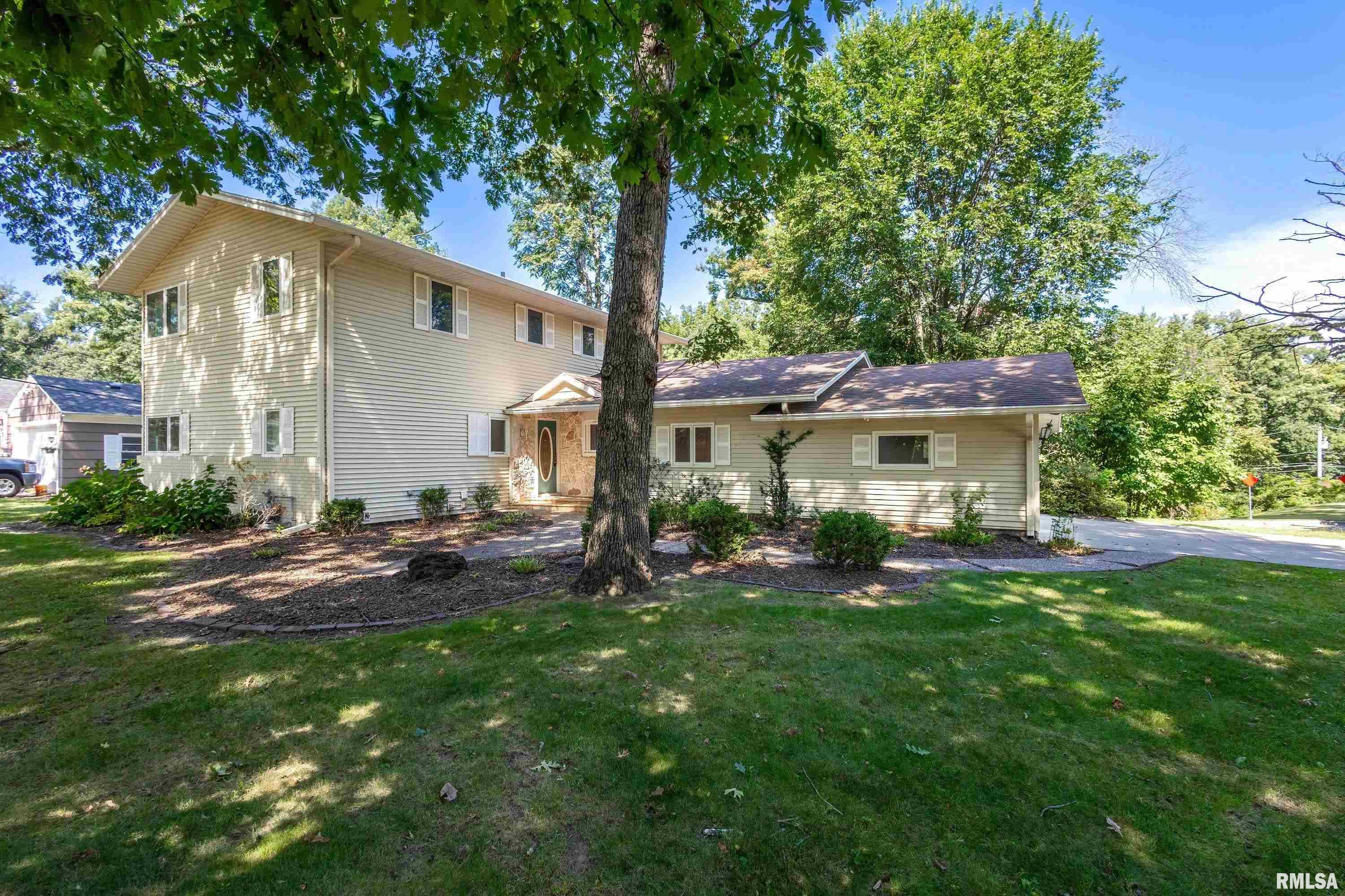 14 Forest Road Rock Island, IL 61201 - Photo 2 of 51 Gallery Image 2