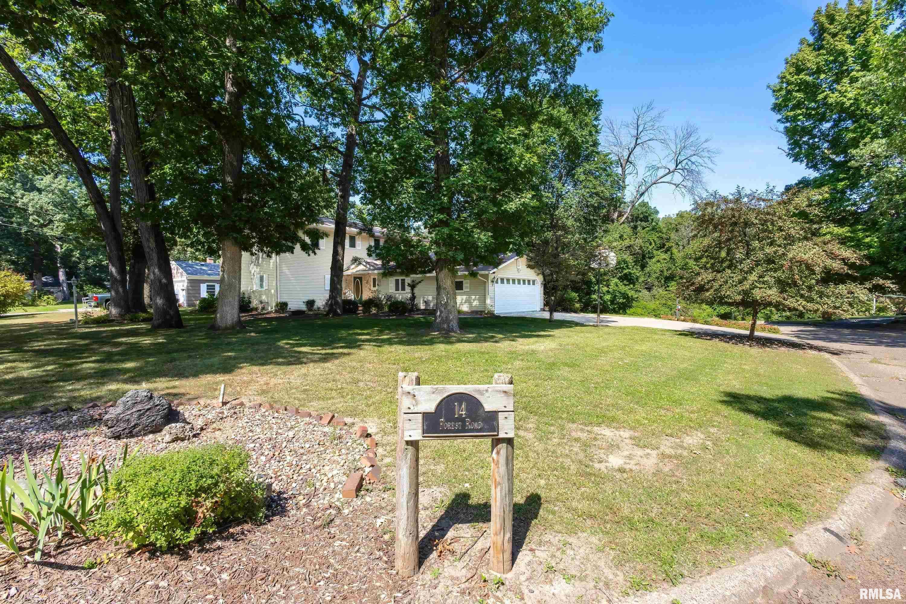14 Forest Road Rock Island, IL 61201 - Photo 3 of 51 Gallery Image 3