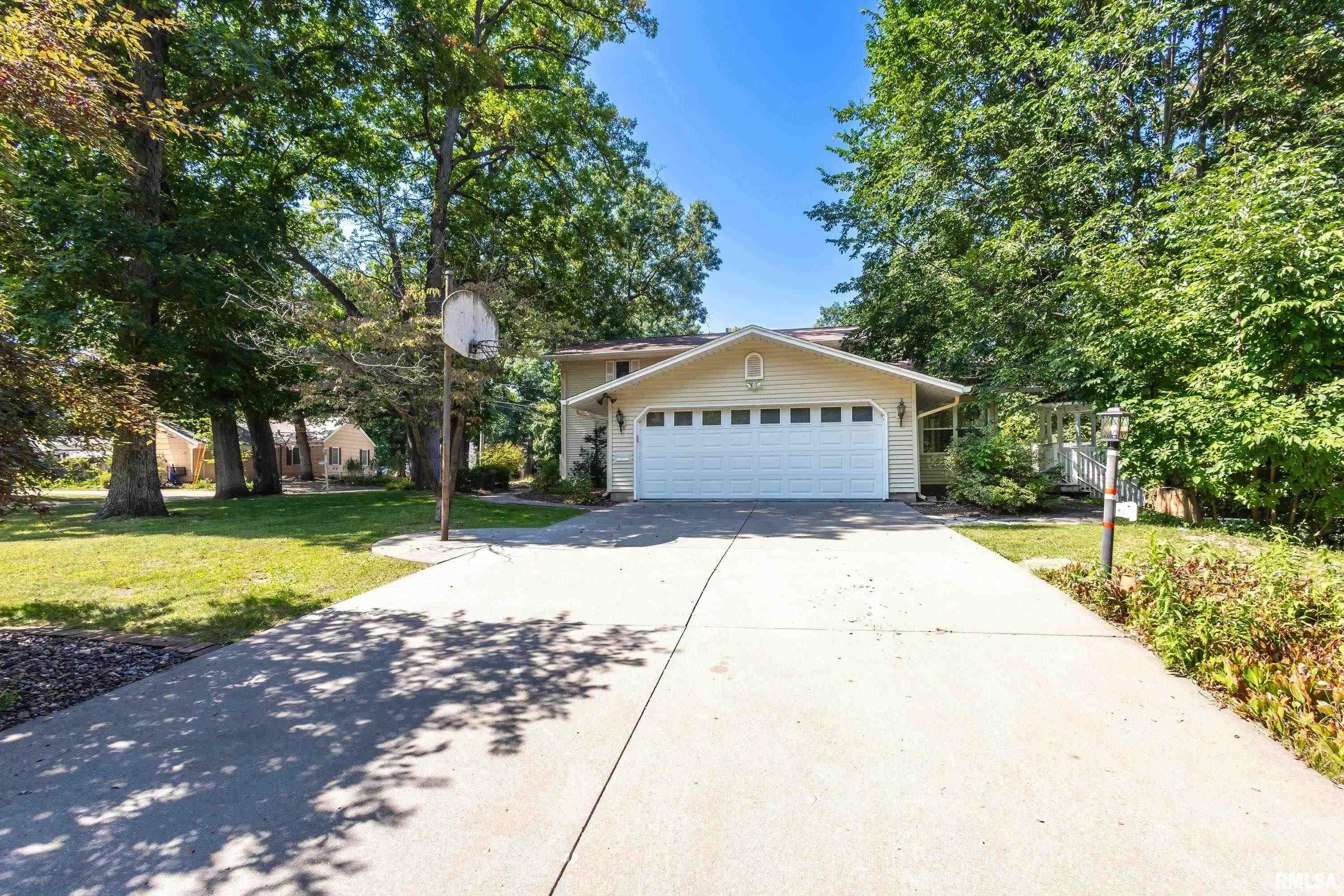 14 Forest Road Rock Island, IL 61201 - Photo 4 of 51 Gallery Image 4