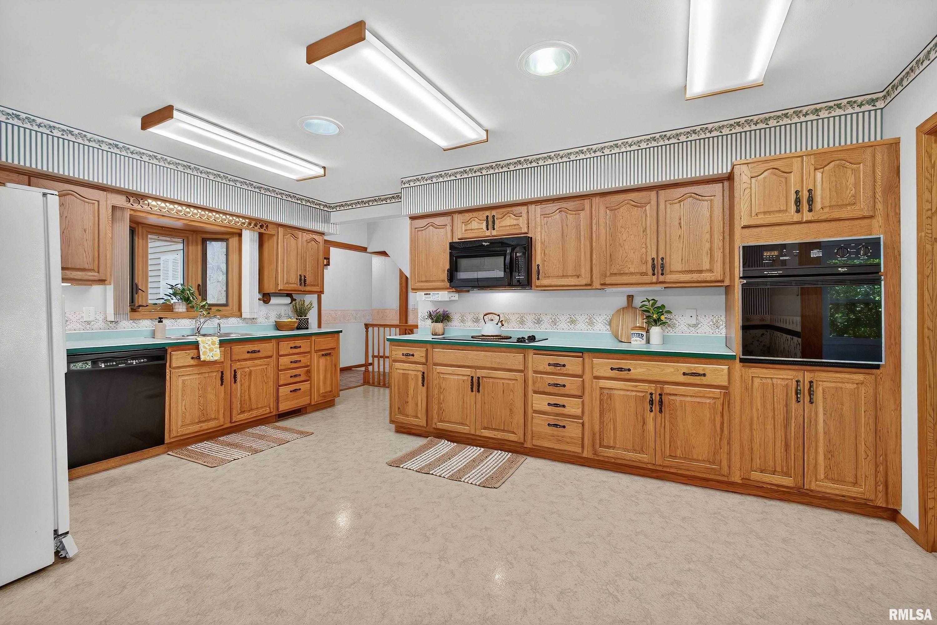 14 Forest Road Rock Island, IL 61201 - Photo 9 of 51 Gallery Image 9