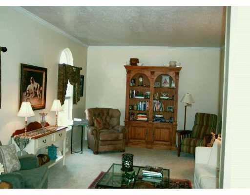 368 West Brewster Road Butler, PA 16001 - Photo 3 of 5 Living Room.