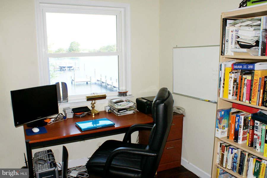 1201 Cedar Lane Edgewater, MD 21037 - Photo 18 of 30 Home Office or Den