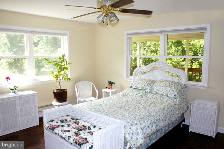 1201 Cedar Lane Edgewater, MD 21037 - Photo 19 of 30 Bright Breezy Bedrooms