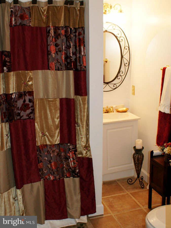 1201 Cedar Lane Edgewater, MD 21037 - Photo 24 of 30 Attractively Appointed Baths