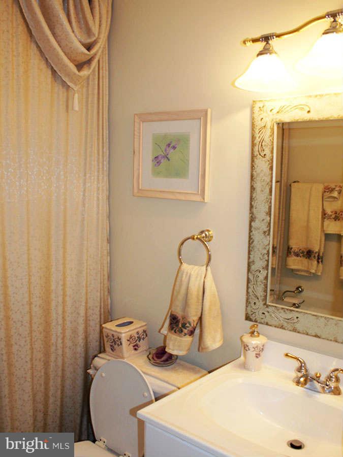 1201 Cedar Lane Edgewater, MD 21037 - Photo 25 of 30 Second Bath