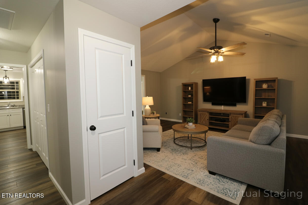 686 Taylon Lane Oneida, TN 37841 - Photo 3 of 29 collov-ai_20251112160040_oilfj3