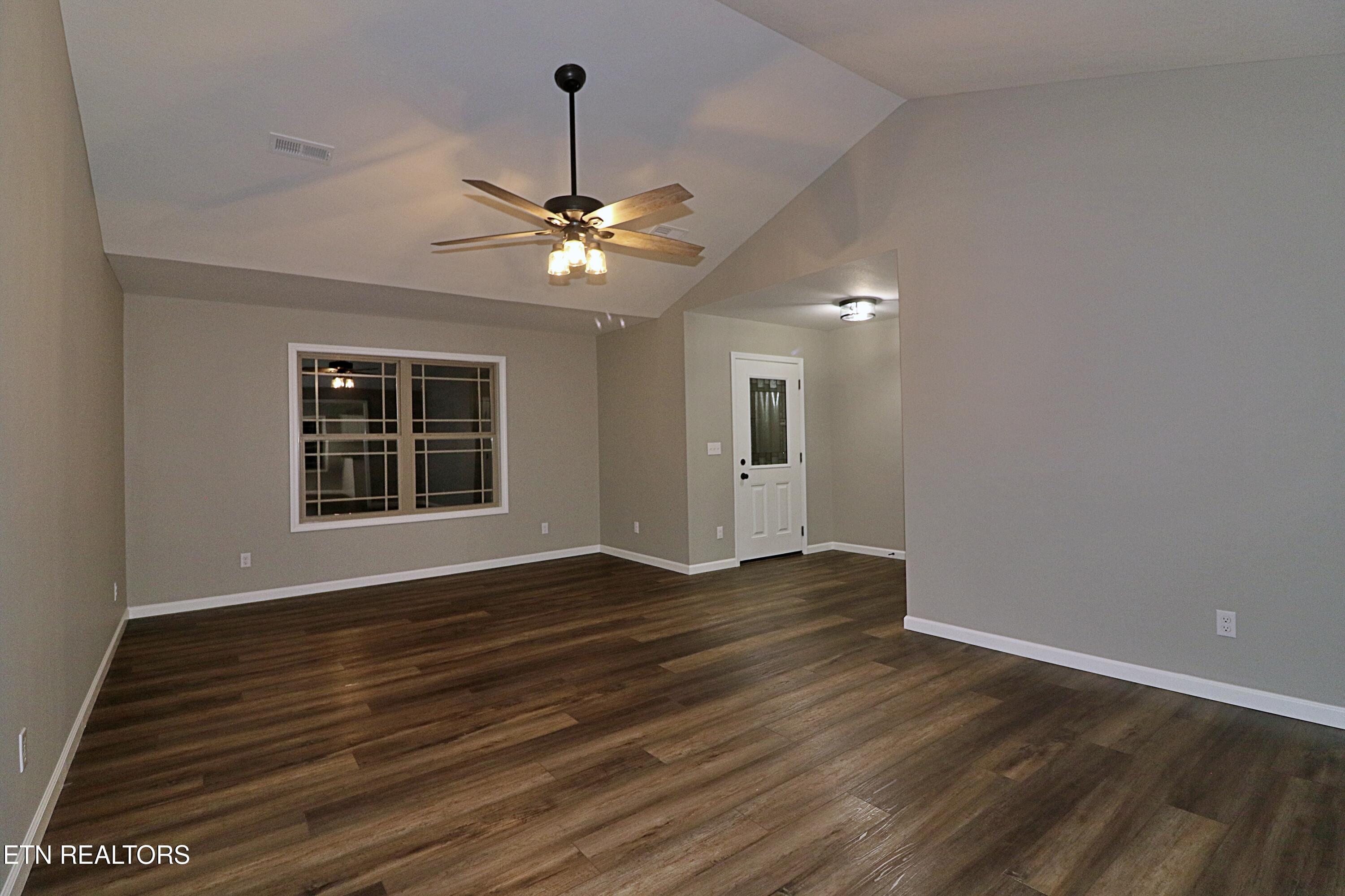 686 Taylon Lane Oneida, TN 37841 - Photo 5 of 29 094A8164