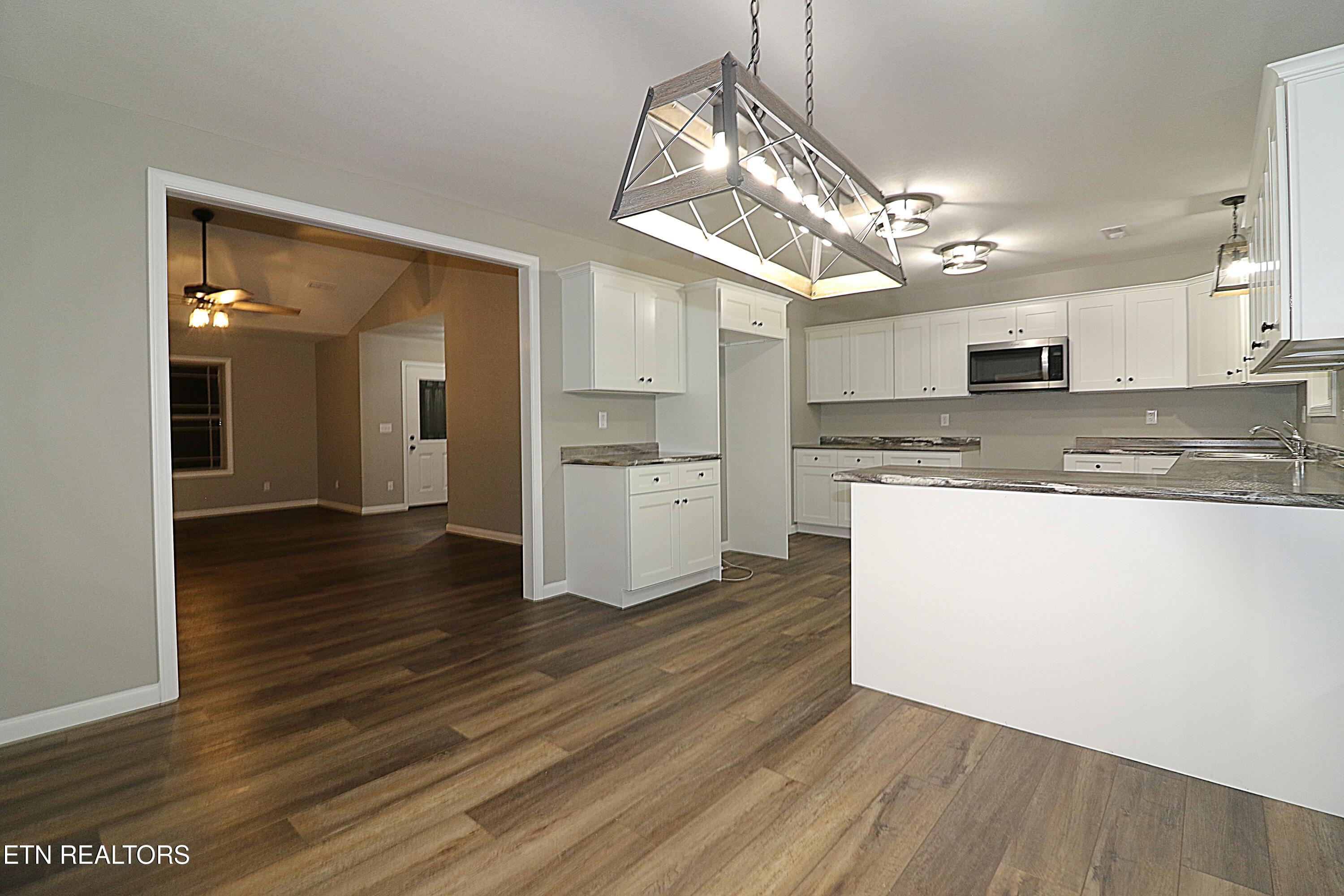 686 Taylon Lane Oneida, TN 37841 - Photo 7 of 29 094A8166