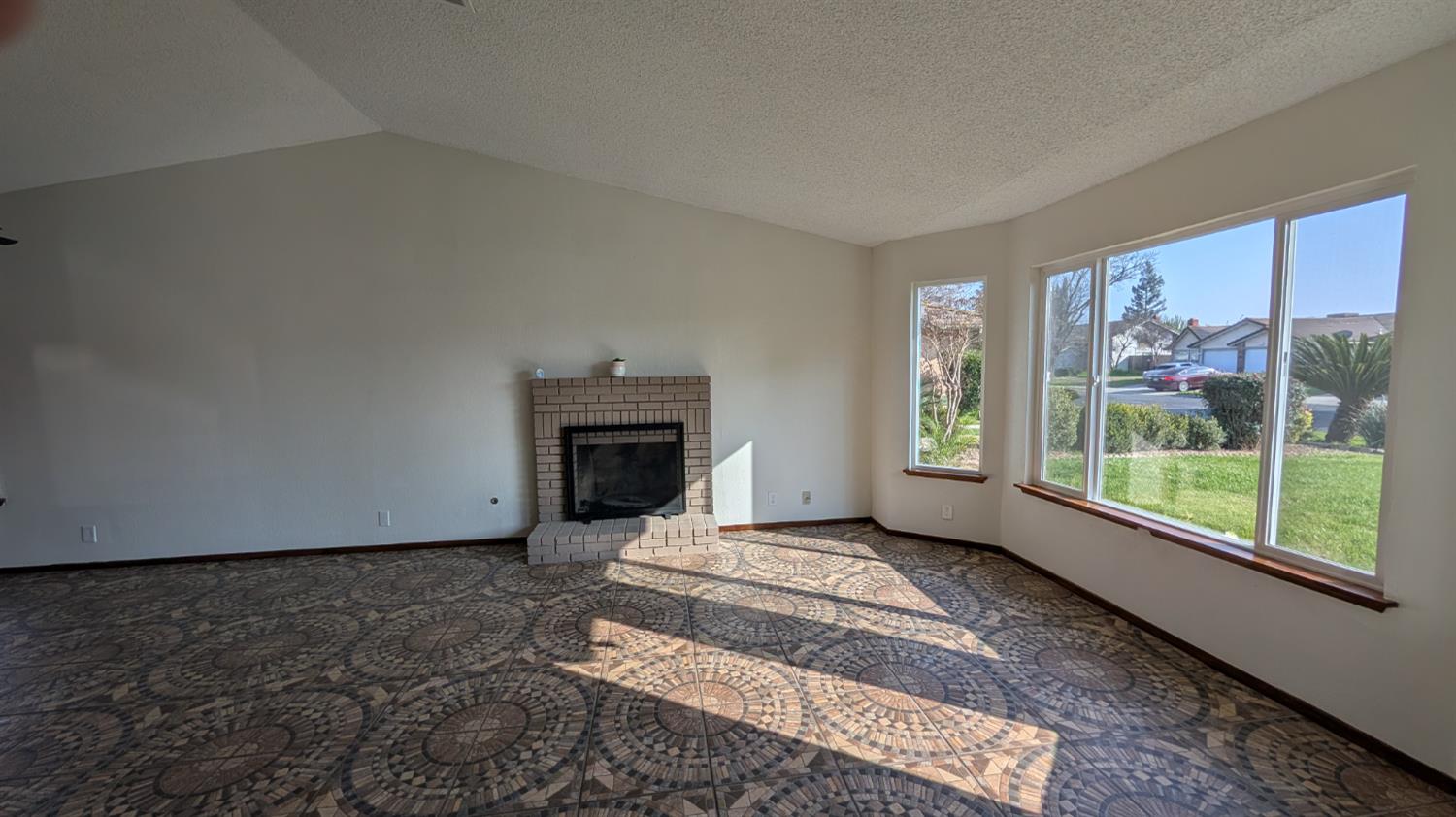 1637 Princeton Avenue Madera, CA 93637 - Photo 3 of 17