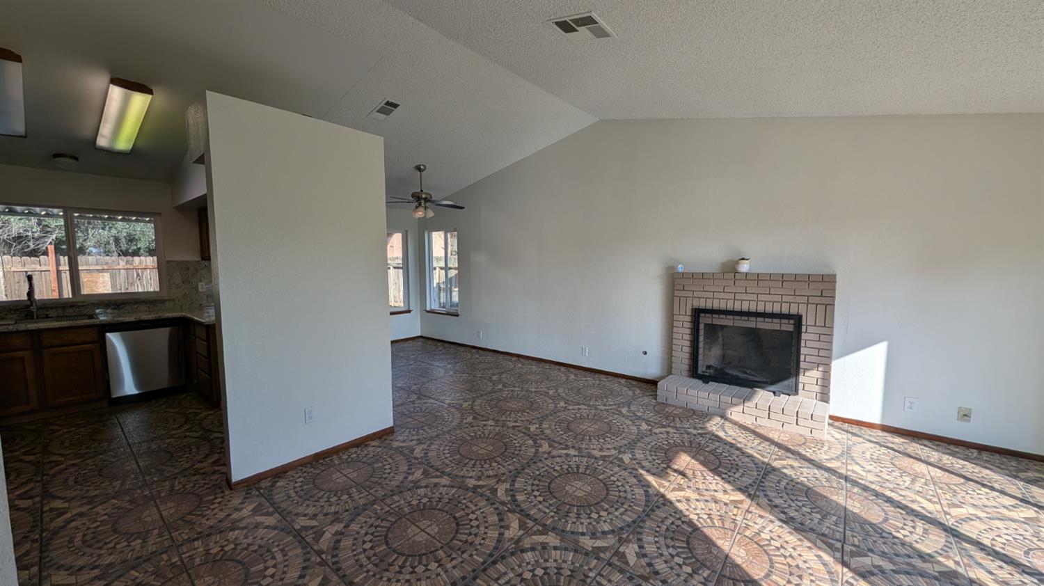 1637 Princeton Avenue Madera, CA 93637 - Photo 4 of 17