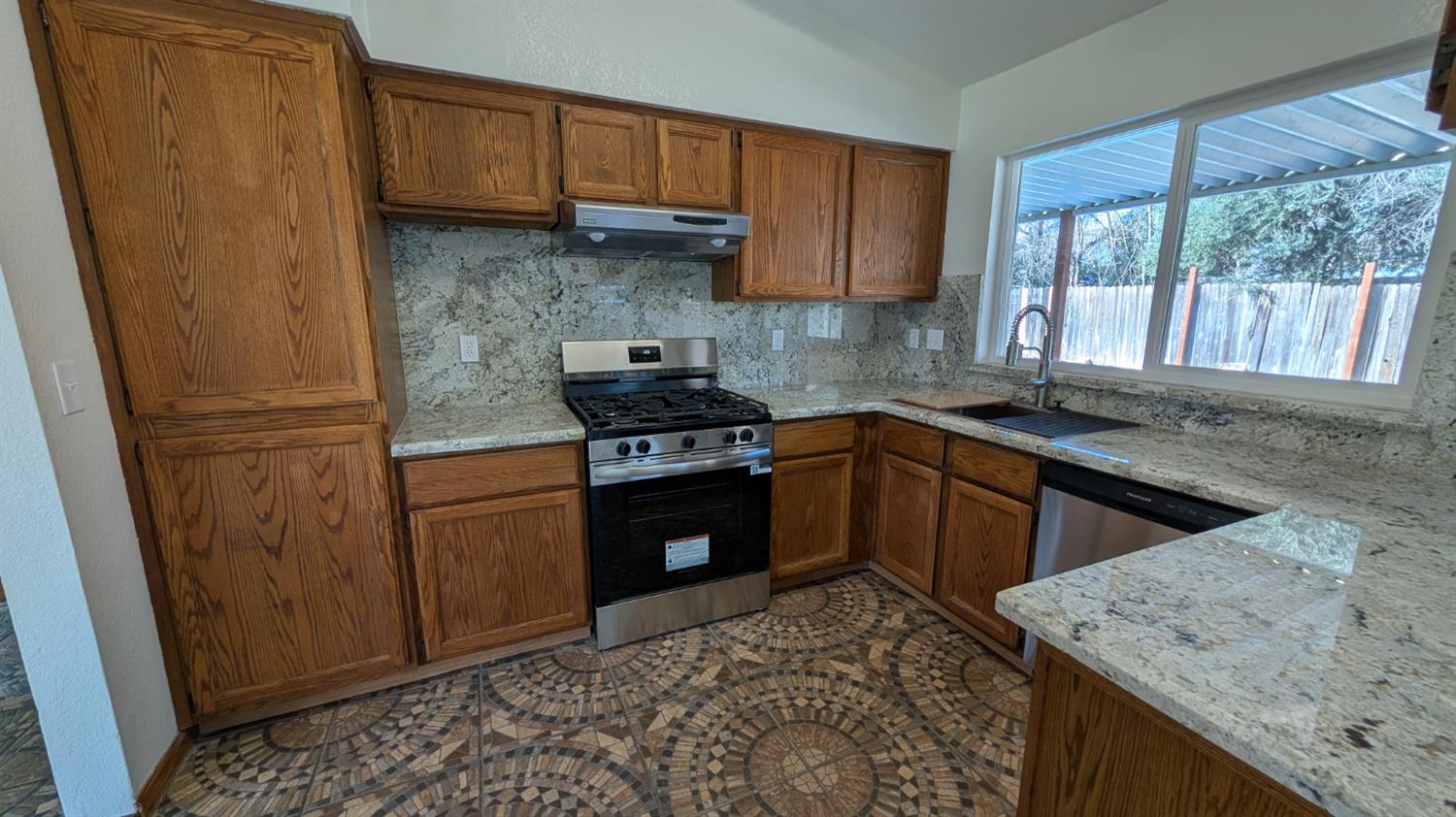 1637 Princeton Avenue Madera, CA 93637 - Photo 5 of 17