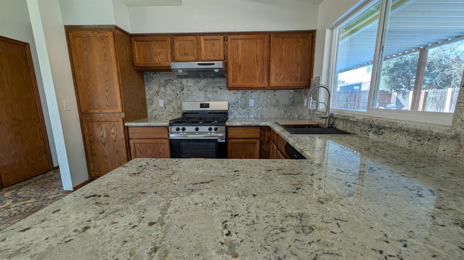 1637 Princeton Avenue Madera, CA 93637 - Photo 7 of 17