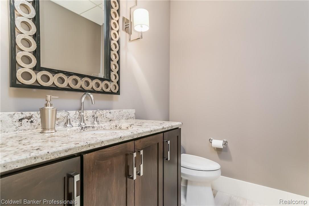 3798 Thatcher Drive Rochester, MI 48309 - Photo 50 of 62 050-Powder_Room-5491917-large.jpg