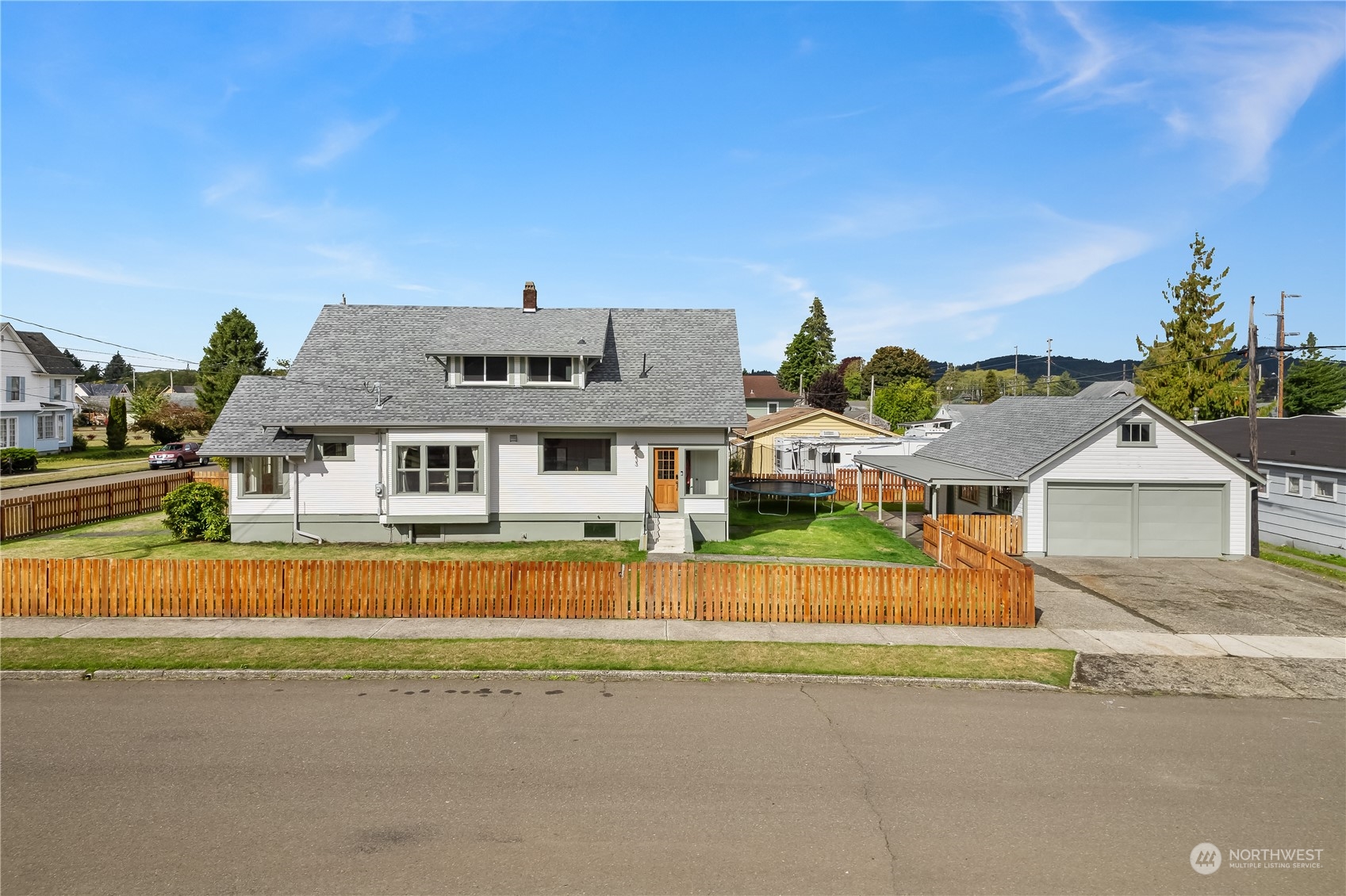 1233 3rd Street Cosmopolis, WA 98537 - Photo 1 of 40 Gallery Image 1