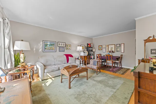 $205,000 | 2135 Central Street, Unit 3W, Evanston, IL 60201