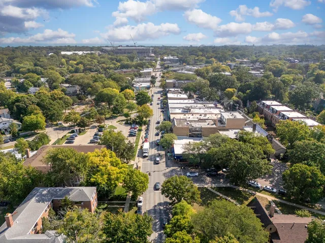 $205,000 | 2135 Central Street, Unit 3W, Evanston, IL 60201