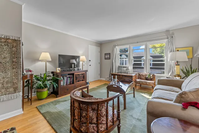 $205,000 | 2135 Central Street, Unit 3W, Evanston, IL 60201