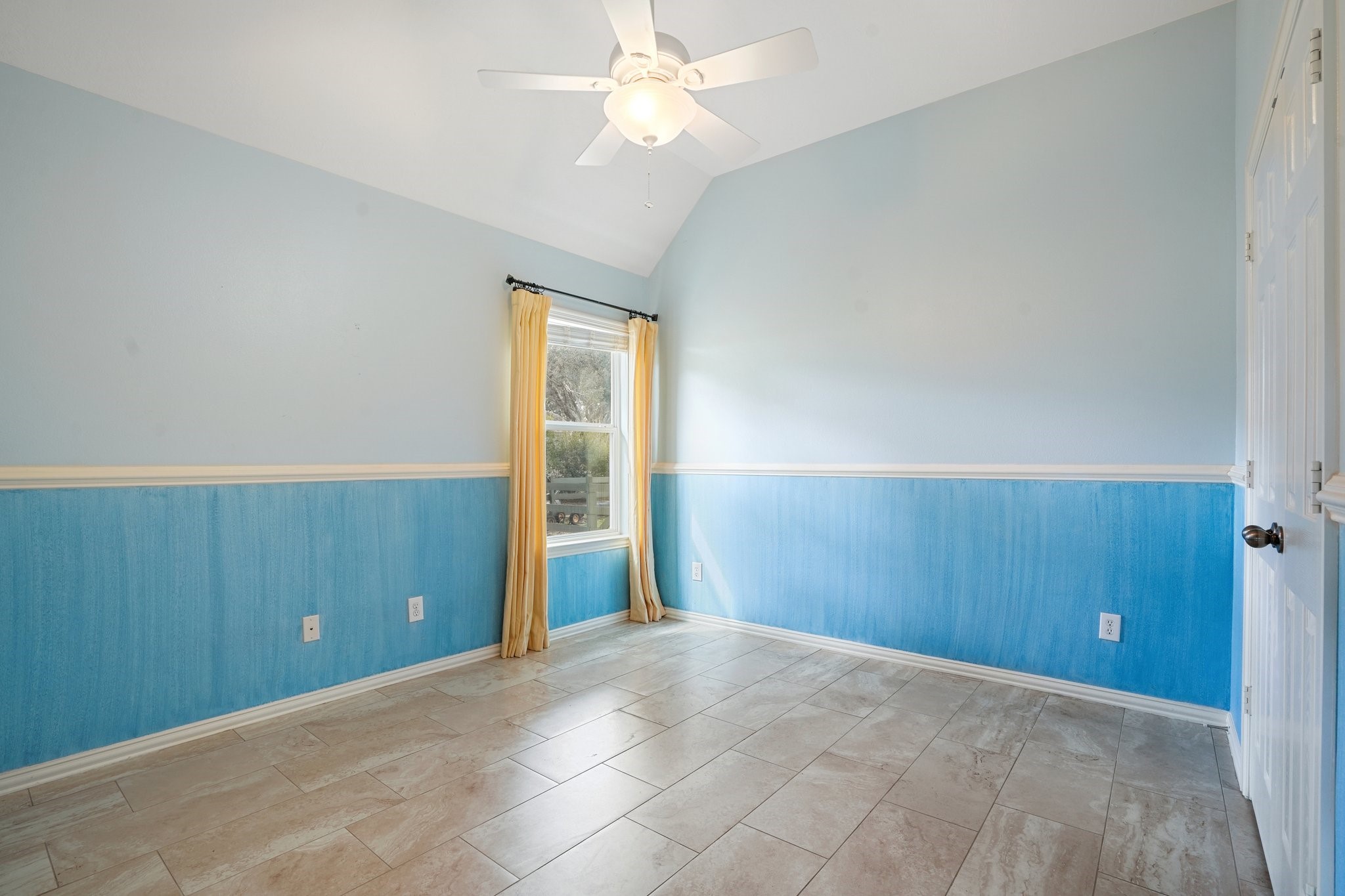 31810 Tree Farm Lane Fulshear, TX 77441 - Photo 24 of 48 an empty room with closet and fan